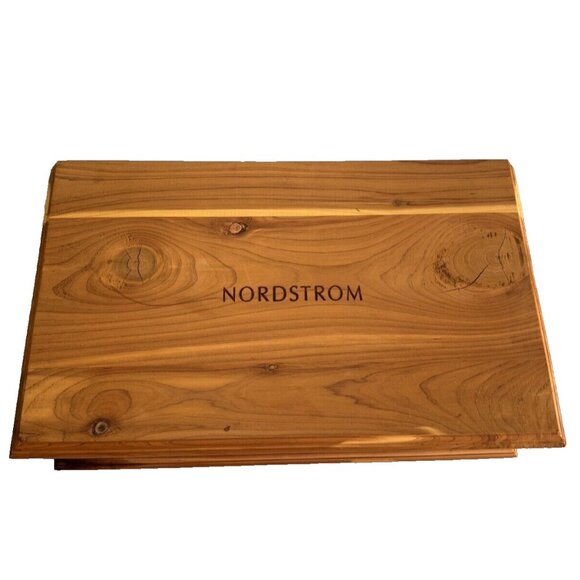 Nordstrom Cedar Wooden Jewelry & Trinket Storage Box With Dividers - Picture 5 of 9